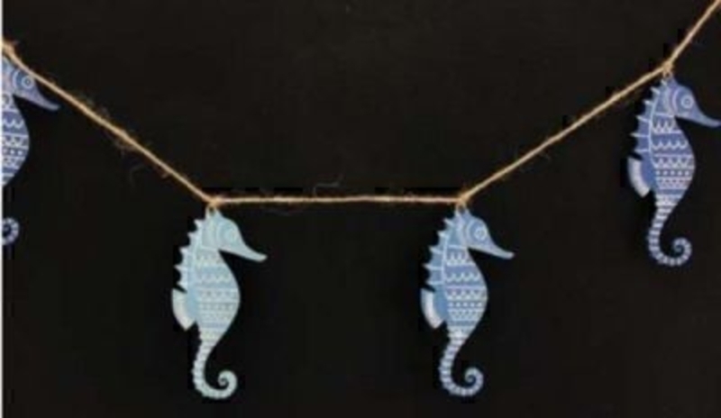 Painted Wooden Seahorse Garland by Gisela Graham. Would make a great decorative addition to a Beach / Sea theme Bathroom. Size 120x11cm